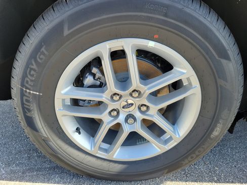 New 2026 Ford Explorer Active w/ Active Comfort Package RWD image 8