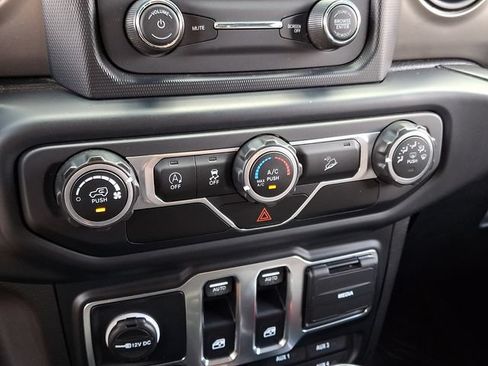Used 2019 Jeep Wrangler Sport AWD/4WD image 15