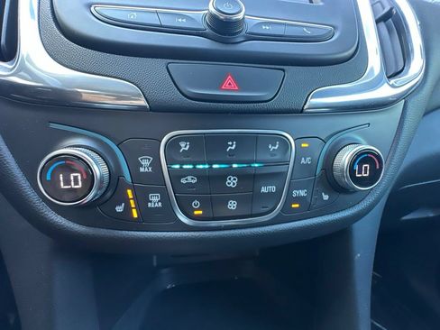 Used 2019 Chevrolet Equinox LT FWD image 27