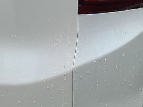 Used 2021 GMC Acadia SLT w/ GMC Pro Grade Package image 2