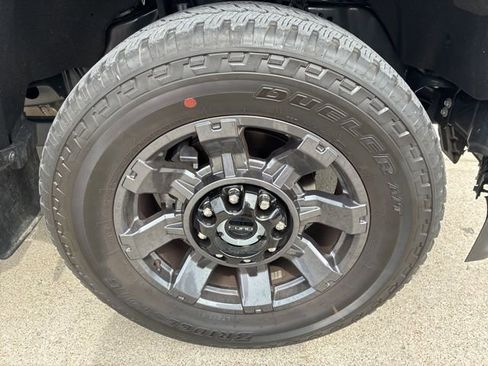 Used 2025 Ford F250 Lariat w/ FX4 Off-Road Package AWD/4WD image 12