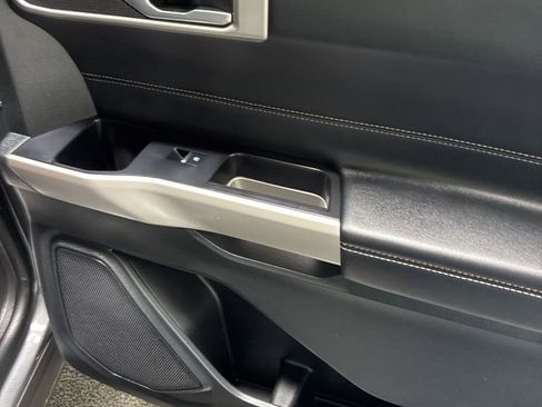 Used 2023 Ford Explorer XLT w/ Equipment Group 202A image 29