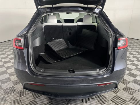 Used 2021 Tesla Model Y Long Range image 20