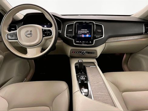 Used 2023 Volvo XC90 B6 Plus image 7