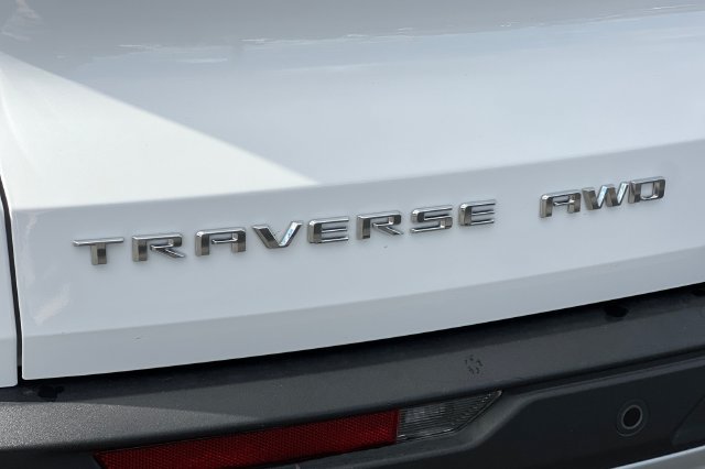 Used 2026 Chevrolet Traverse LT AWD/4WD image 39