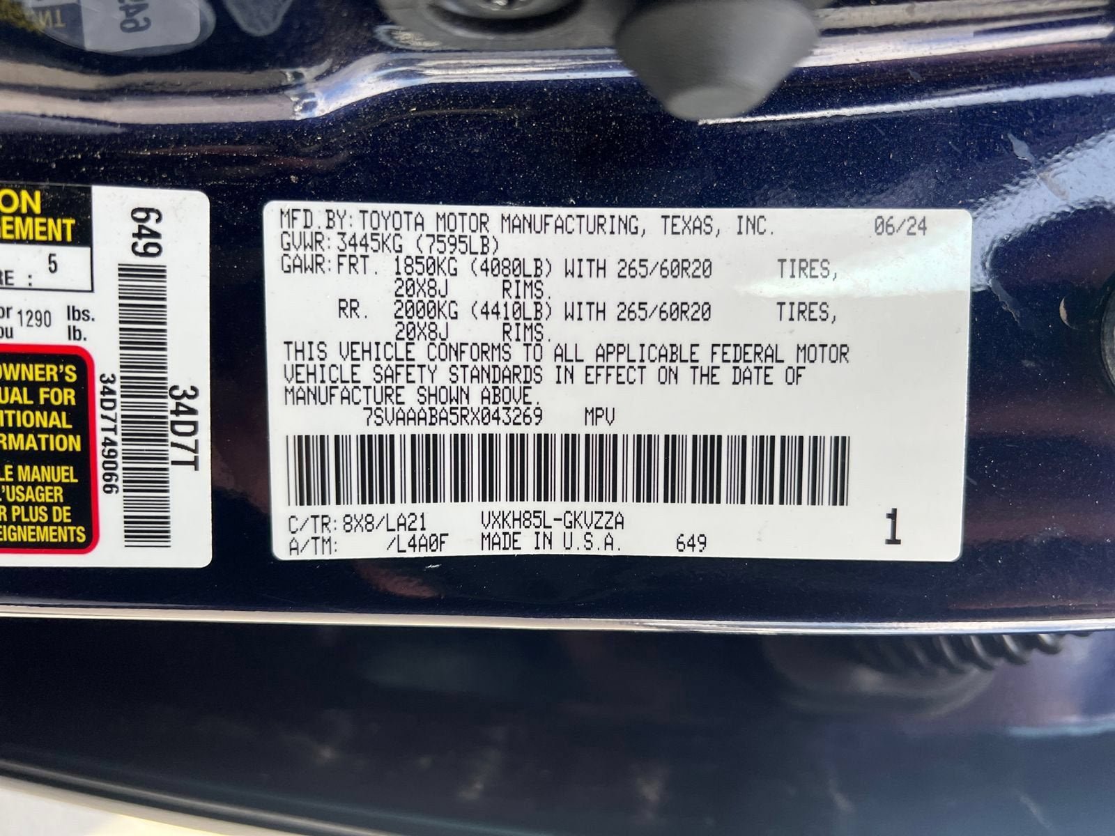 Used 2024 Toyota Sequoia Platinum AWD/4WD image 31