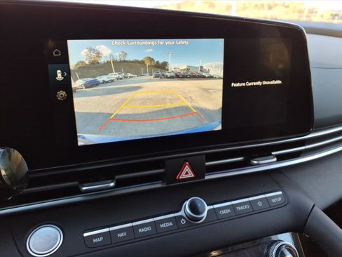 New 2025 Hyundai Elantra Limited image 10