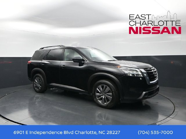 Certified 2025 Nissan Pathfinder SV FWD image 1