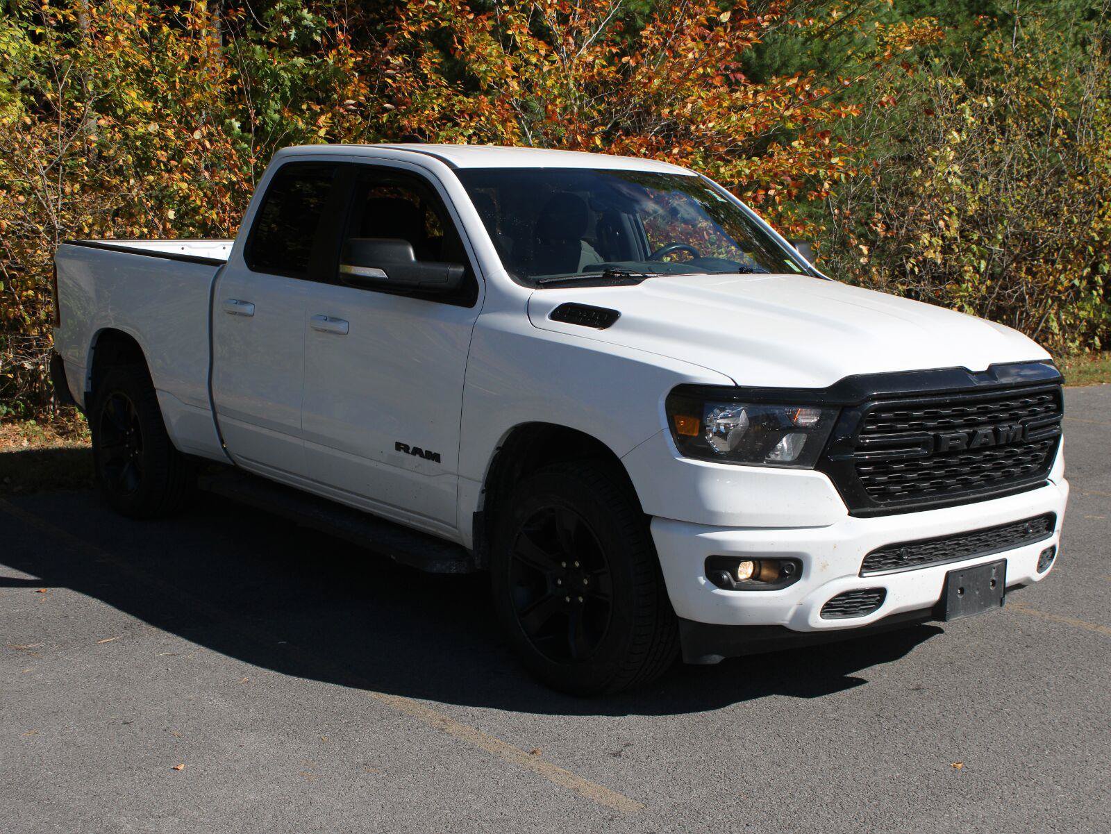 Used 2022 RAM 1500 Big Horn w/ Night Edition AWD/4WD image 3