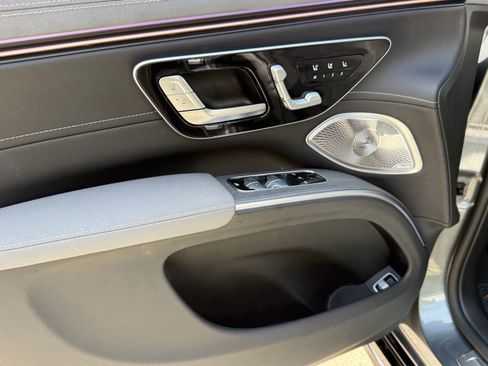 Used 2023 Mercedes-Benz EQS 580 4MATIC SUV image 23