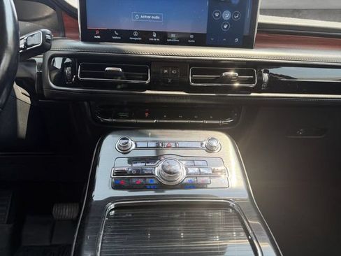 Used 2022 Lincoln Nautilus Reserve FWD image 3