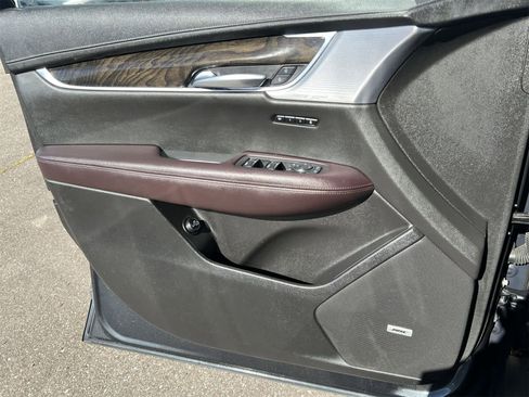 Used 2022 Cadillac XT6 Premium Luxury image 31