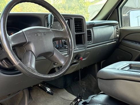 Used 2004 GMC Sierra 2500 SLE AWD/4WD image 12