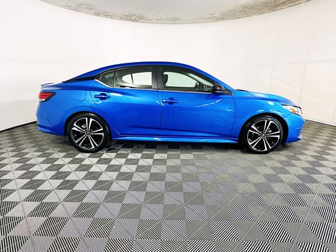 Used 2022 Nissan Sentra SR FWD image 2