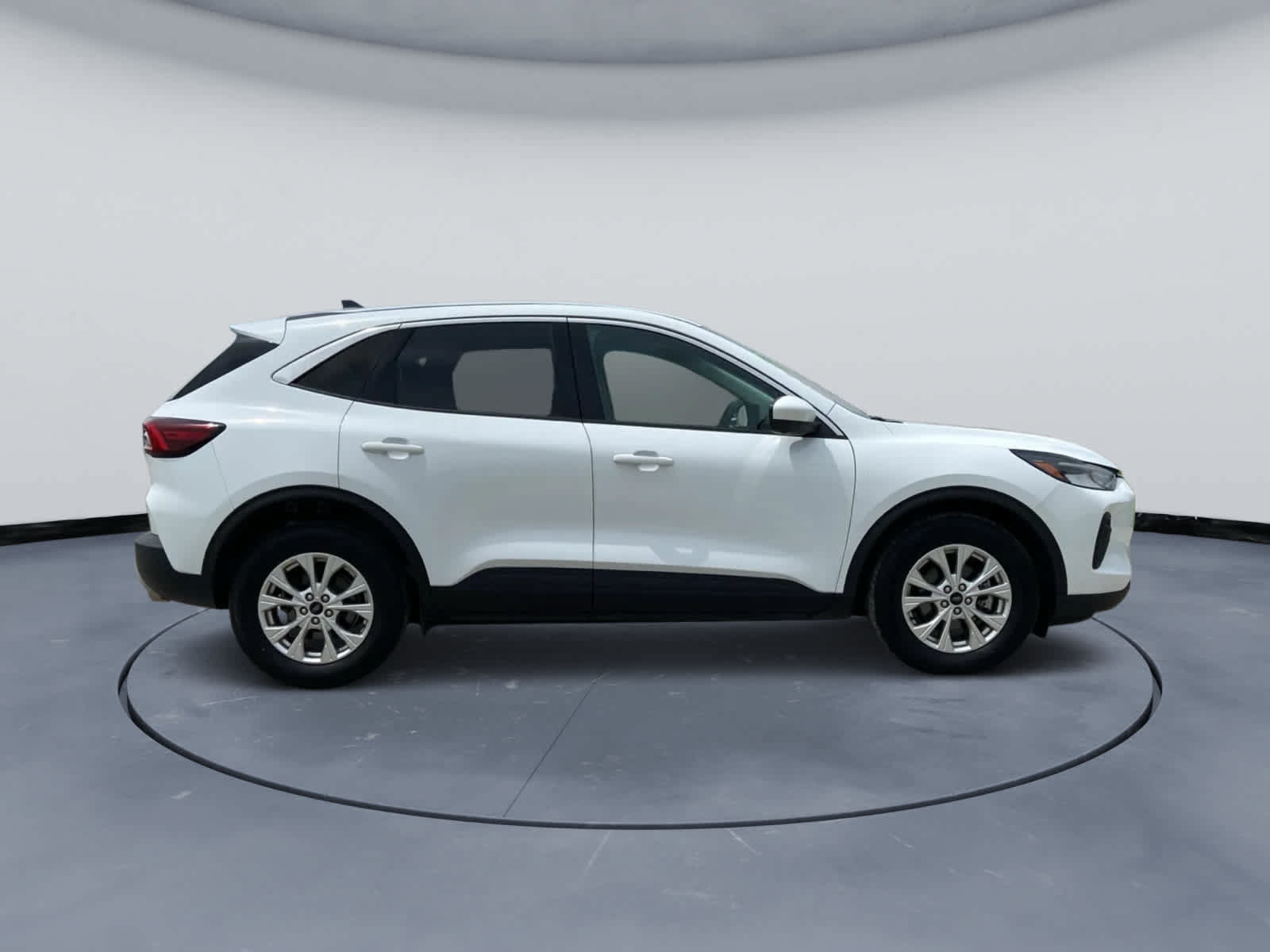 Used 2023 Ford Escape Active w/ Tech Pack #2 AWD/4WD image 6