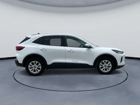 Used 2023 Ford Escape Active w/ Tech Pack #2 AWD/4WD image 6