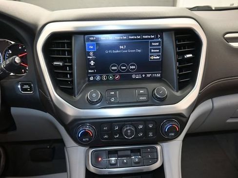 Used 2021 GMC Acadia SLT w/ Technology Package FWD image 10