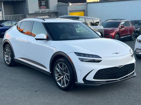 Used 2023 Genesis GV60 Advanced image 3