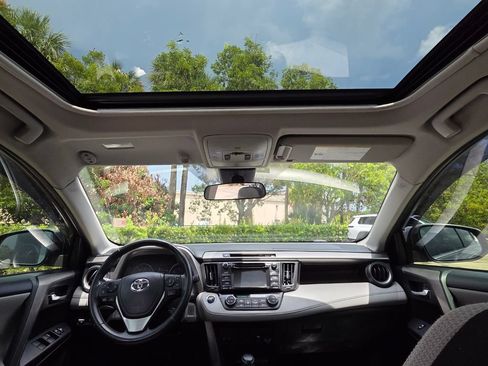 Used 2018 Toyota RAV4 XLE FWD image 25