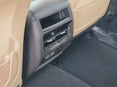 Used 2022 Jeep Grand Cherokee Limited 4xe w/ Luxury Tech Group II image 15