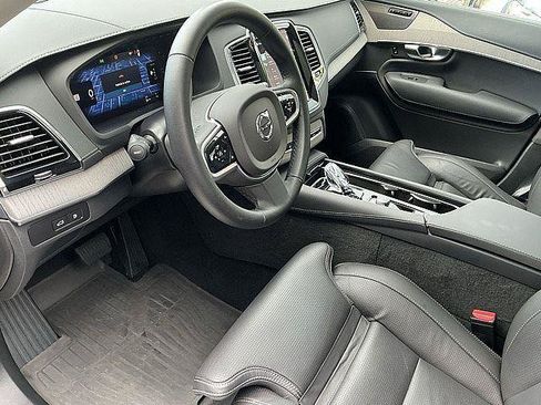 Used 2025 Volvo XC90 T8 Ultra w/ Protection Package Premier AWD/4WD image 16