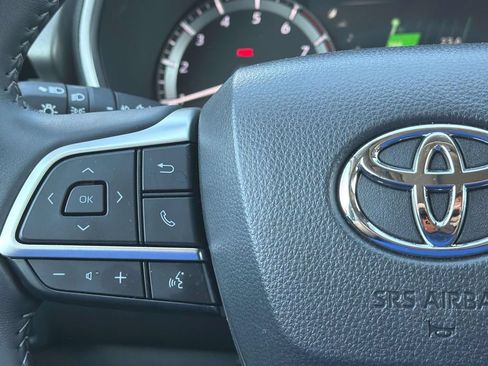Certified 2026 Toyota Highlander XLE AWD/4WD image 11