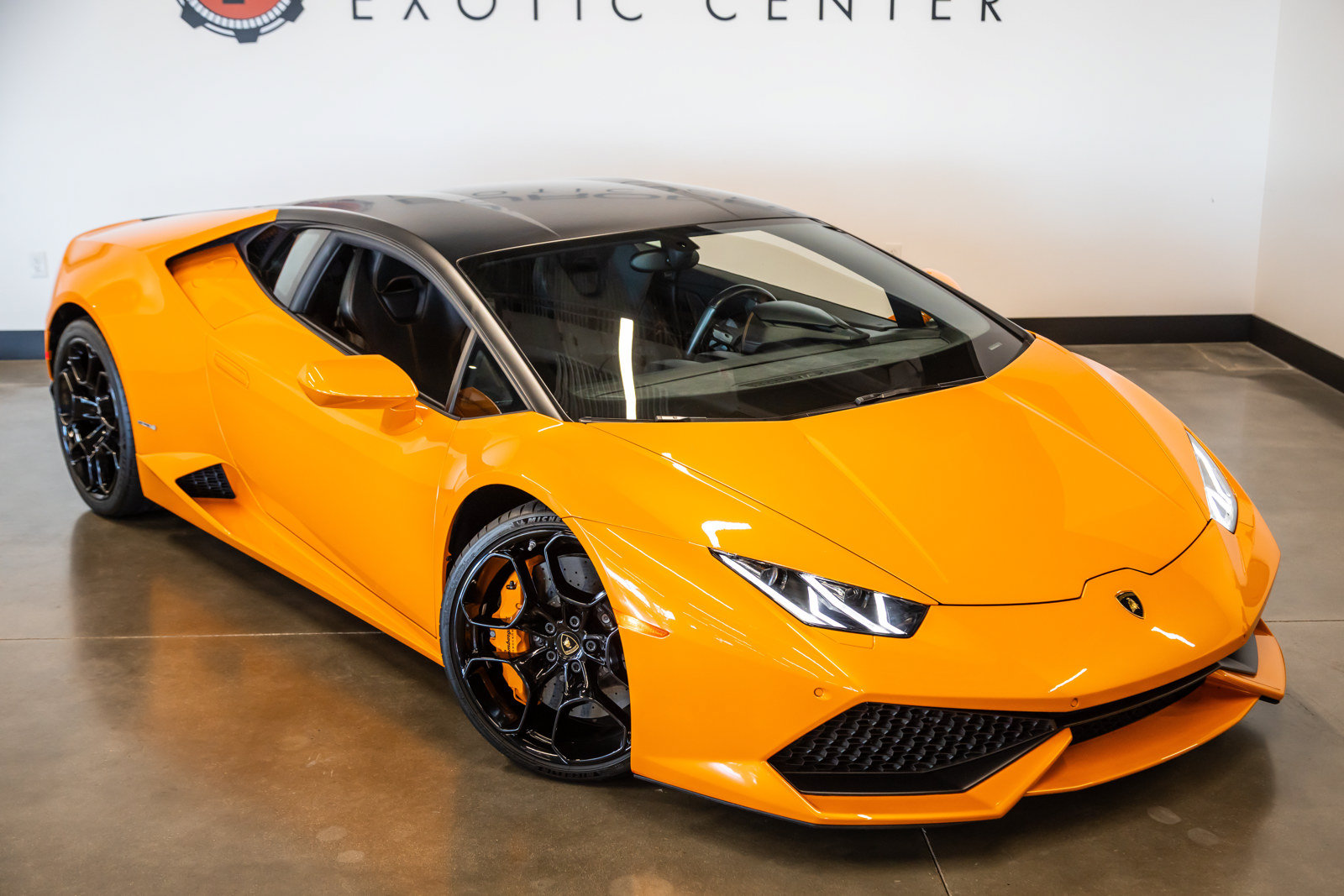 Used 2015 Lamborghini Huracan LP 610-4 AWD/4WD image 2