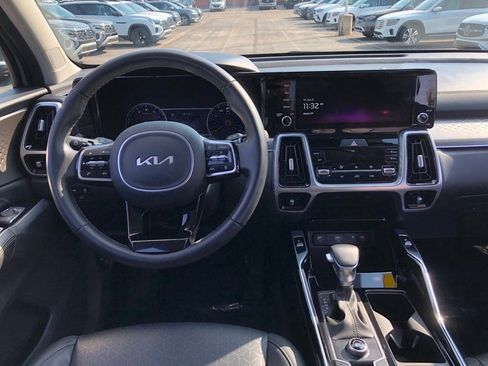 Used 2022 Kia Sorento SX image 17