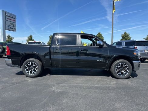 Used 2025 RAM 1500 Laramie AWD/4WD image 4