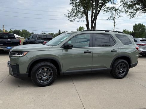 Certified 2026 Honda Pilot TrailSport image 7