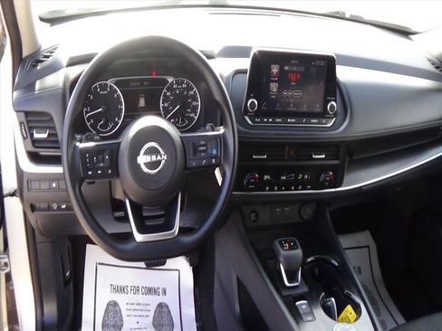 Used 2024 Nissan Rogue SV image 13