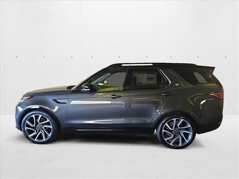 New 2024 Land Rover Discovery Metropolitan Edition image 8