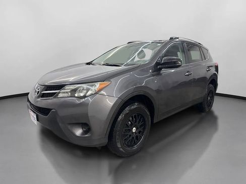 Used 2013 Toyota RAV4 LE AWD/4WD image 4