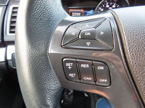 Used 2017 Ford Explorer XLT w/ Equipment Group 202A image 18