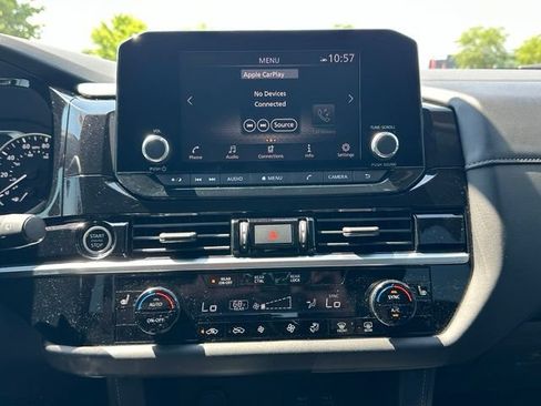 Used 2022 Nissan Pathfinder SV AWD/4WD image 28