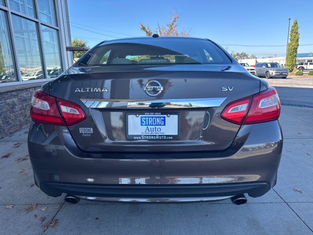 Used 2016 Nissan Altima 2.5 SV w/ Convenience Package FWD image 4