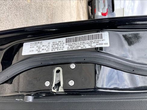 Used 2019 RAM 2500 Laramie AWD/4WD image 16