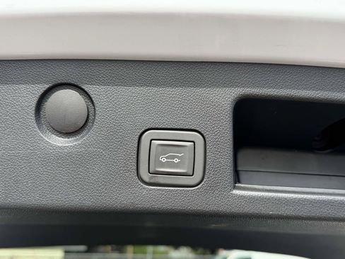 Certified 2025 Chevrolet Equinox ACTIV w/ Safety and Technology Package FWD image 11