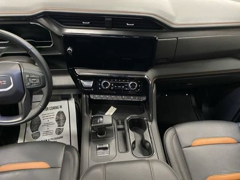 Used 2024 GMC Sierra 1500 AT4 w/ Technology Package AWD/4WD image 34