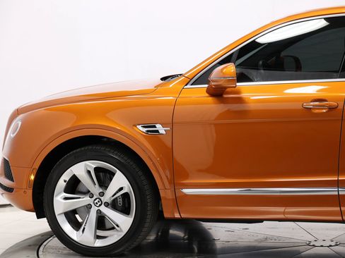 Used 2019 Bentley Bentayga image 7
