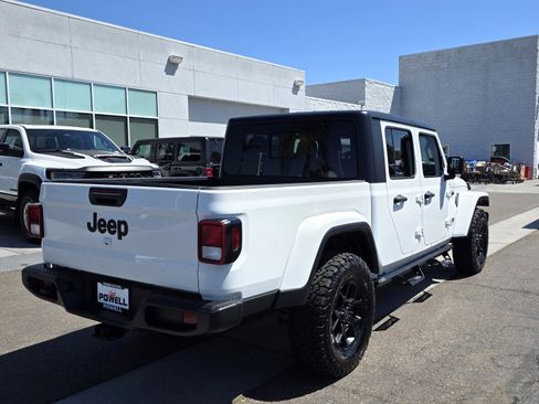 Certified 2022 Jeep Gladiator Sport AWD/4WD image 5