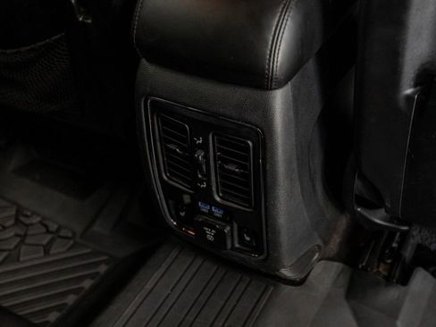 Used 2018 Jeep Grand Cherokee Limited image 27