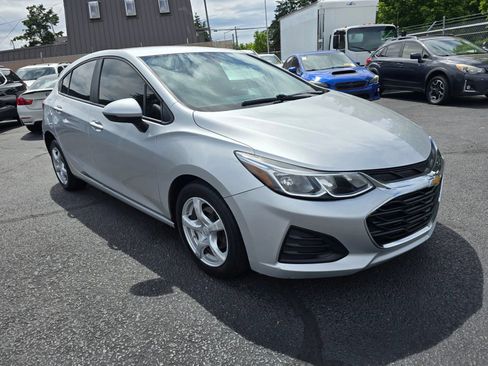 Used 2019 Chevrolet Cruze LS FWD image 7