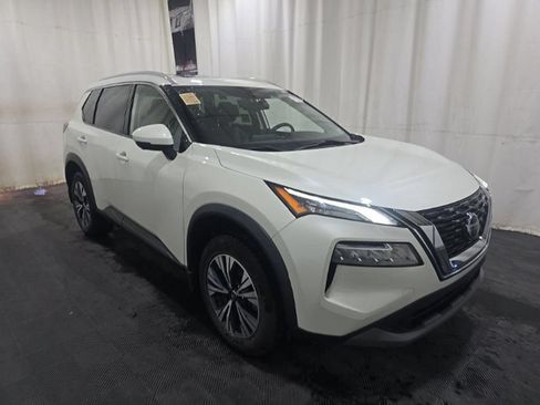 Used 2021 Nissan Rogue SV FWD image 3