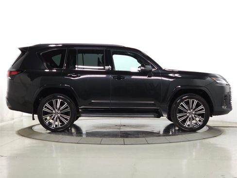 Used 2024 Lexus LX 600 4WD w/ Appearance Package image 13