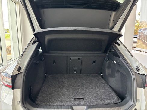 Used 2021 Volkswagen ID.4 Pro S w/ Gradient Package image 31