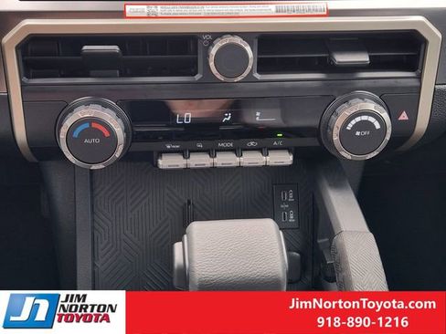 Used 2025 Toyota Tacoma TRD Off-Road image 20