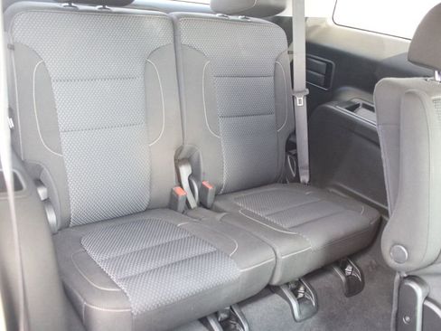 Used 2023 GMC Acadia SLE w/ Driver Convenience Package image 10