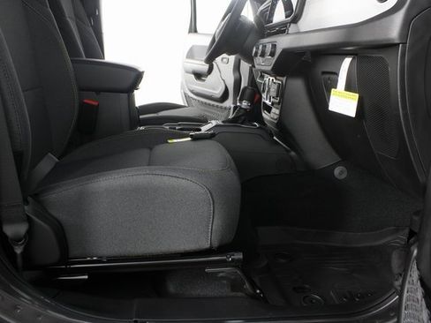 New 2026 Jeep Gladiator Sport image 19