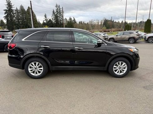 Used 2019 Kia Sorento FWD image 4